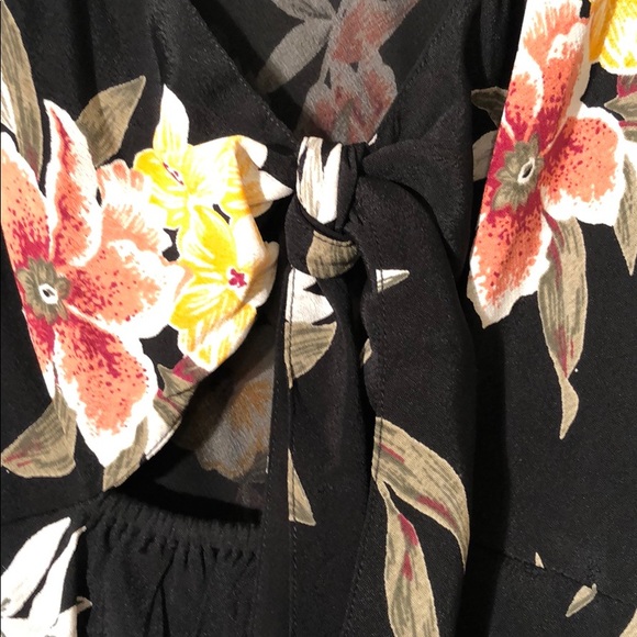 Volcom Wrap Skillz Dress - Picture 4 of 8